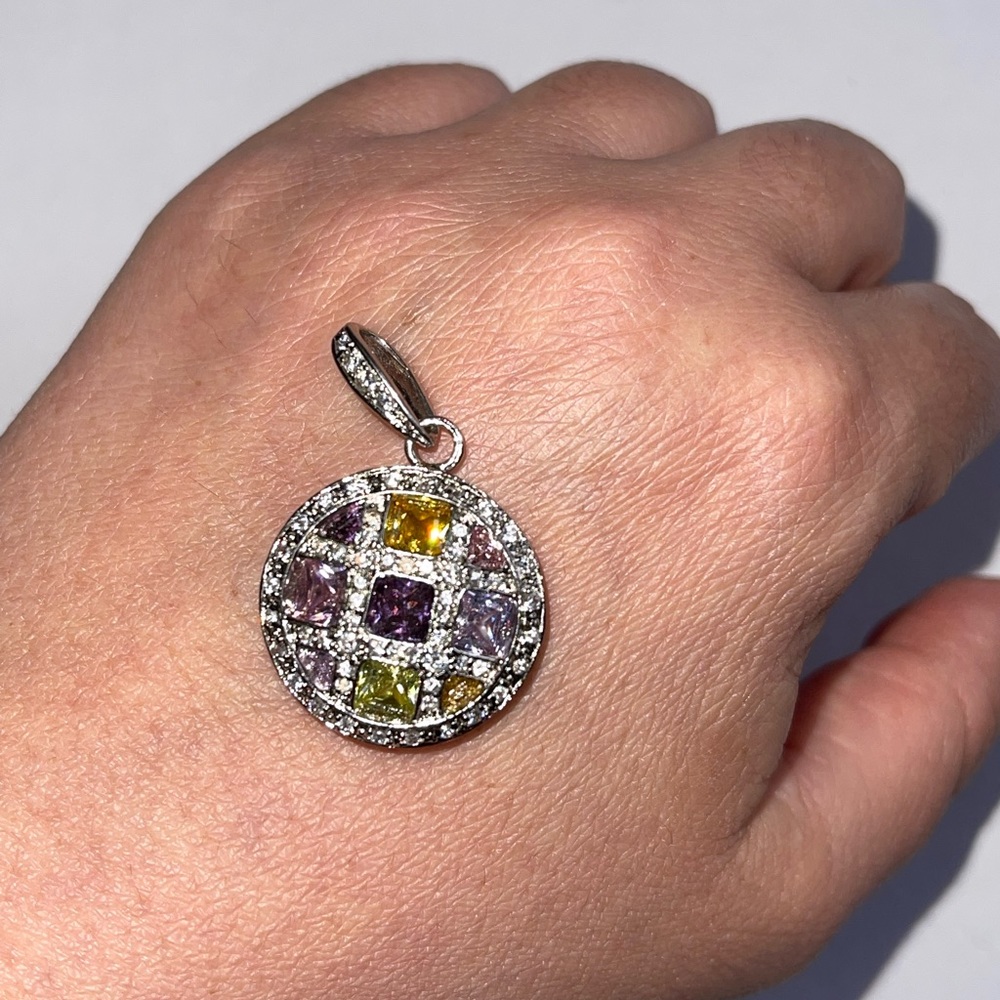 Color Stone Pendant